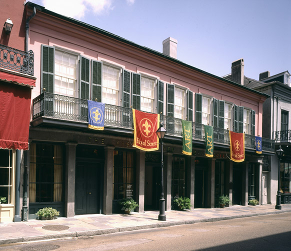Front shot of the Historic New Orleans Collections building on the French Quarter