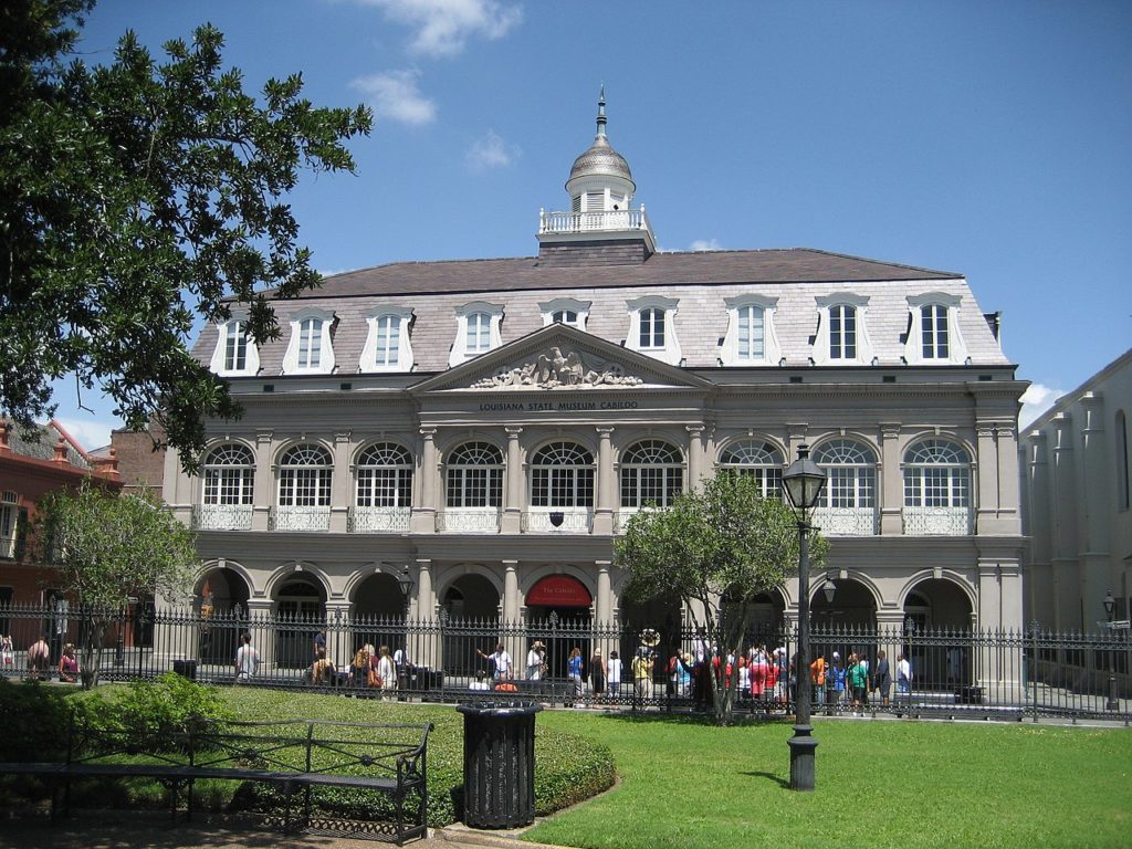 Front shot of The Cabildo with patrons standing outside